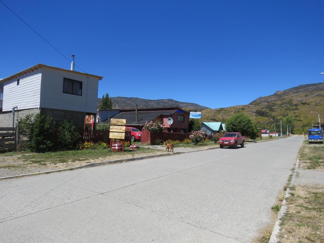 Hostal Y Cabanas Peumayen Puerto Guadal Exterior photo